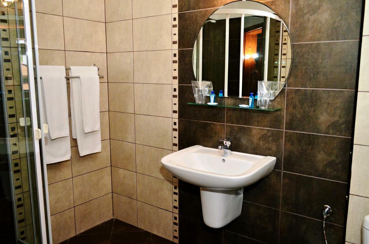 ארבאנאסי Family Hotel Maraya מראה חיצוני תמונה